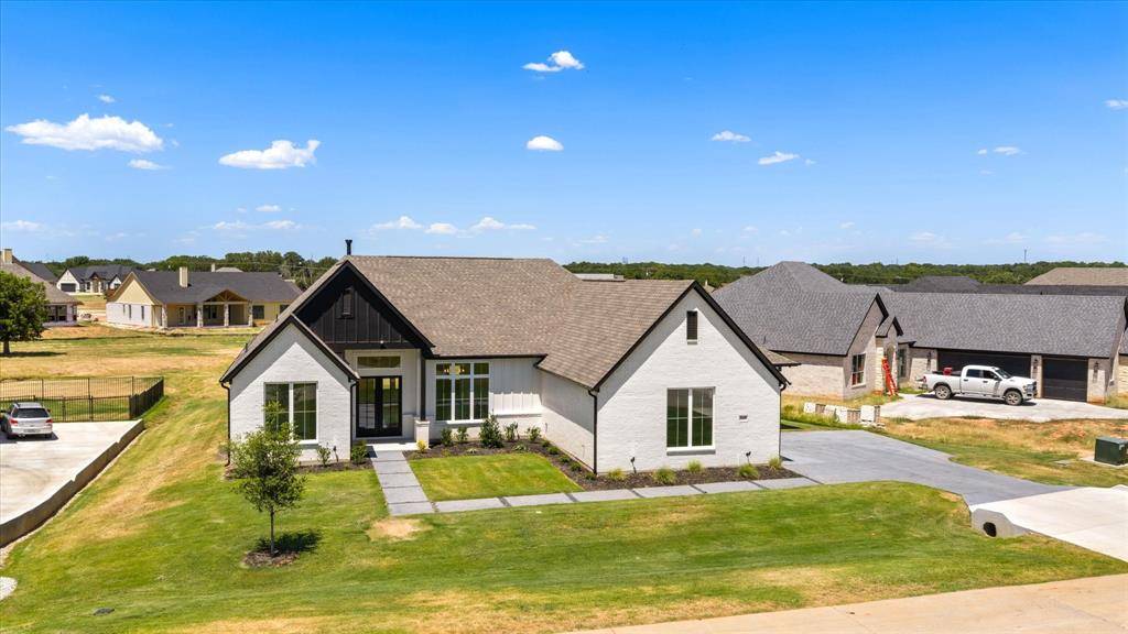 2119 Middlewood Circle, Granbury, TX 76049