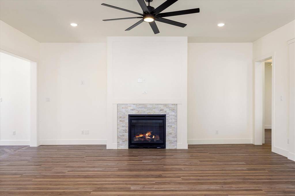 2119 Middlewood Circle, Granbury, TX 76049