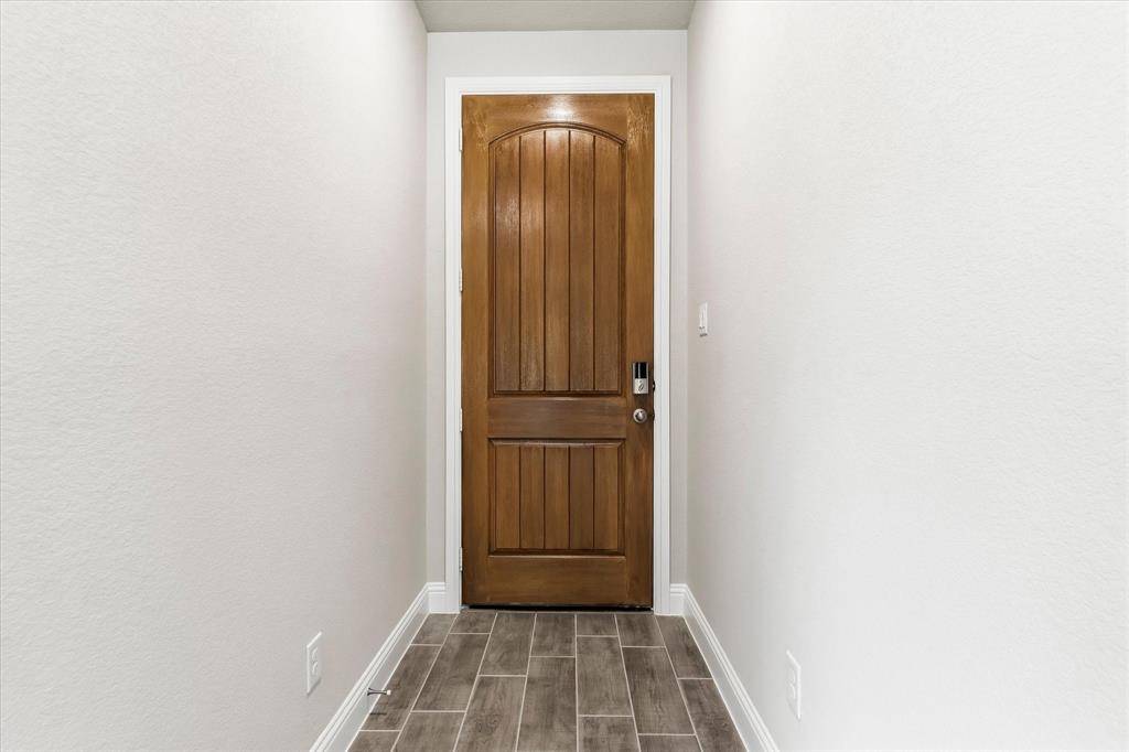 2110 Briarwood Drive, Bridgeport, TX 76426