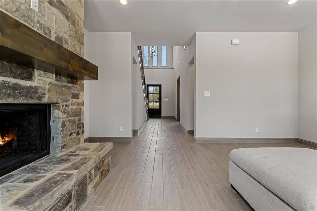 131 Spring Valley Road, Paradise, TX 76073