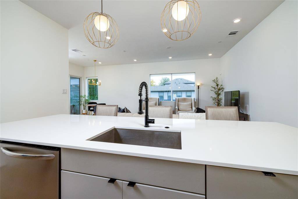 2118 N Carroll Avenue #101, Dallas, TX 75204