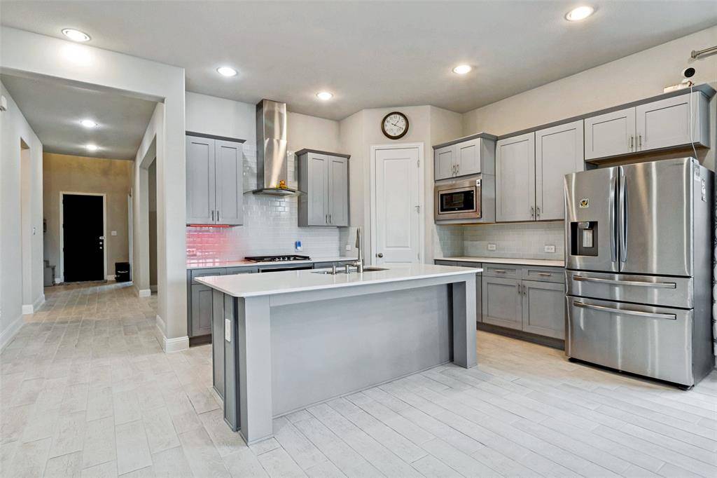 12679 Royal Oaks Lane, Farmers Branch, TX 75234