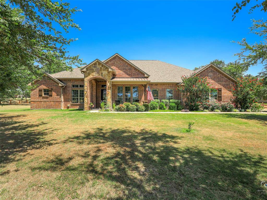 101 Sandlin Court, Springtown, TX 76082