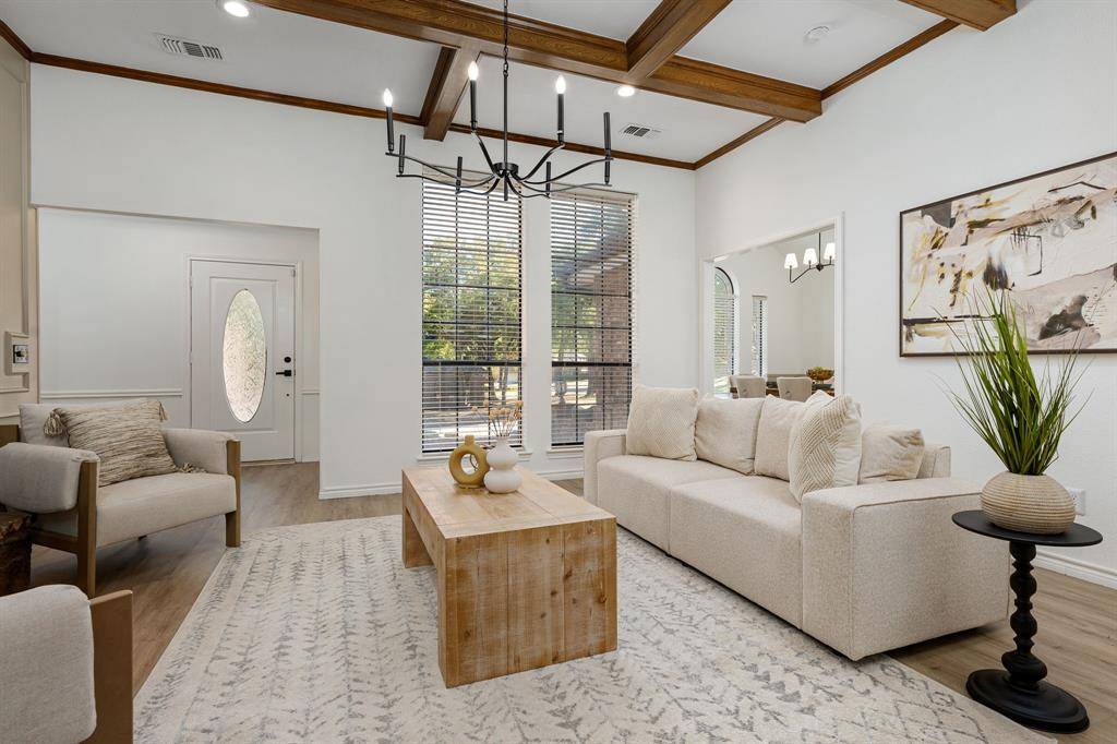 716 Ashley Drive, Hurst, TX 76054
