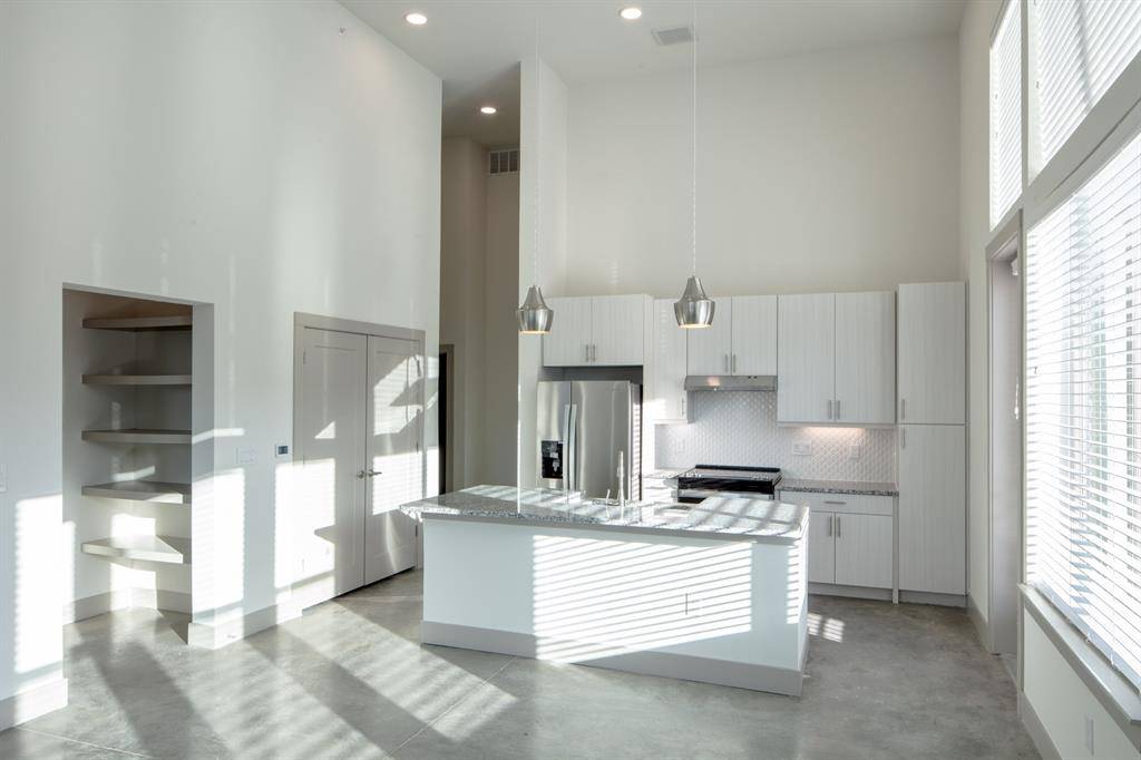 601 N Oak Street #302, Roanoke, TX 76262