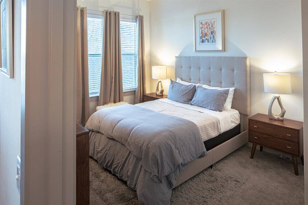 601 N Oak Street #302, Roanoke, TX 76262