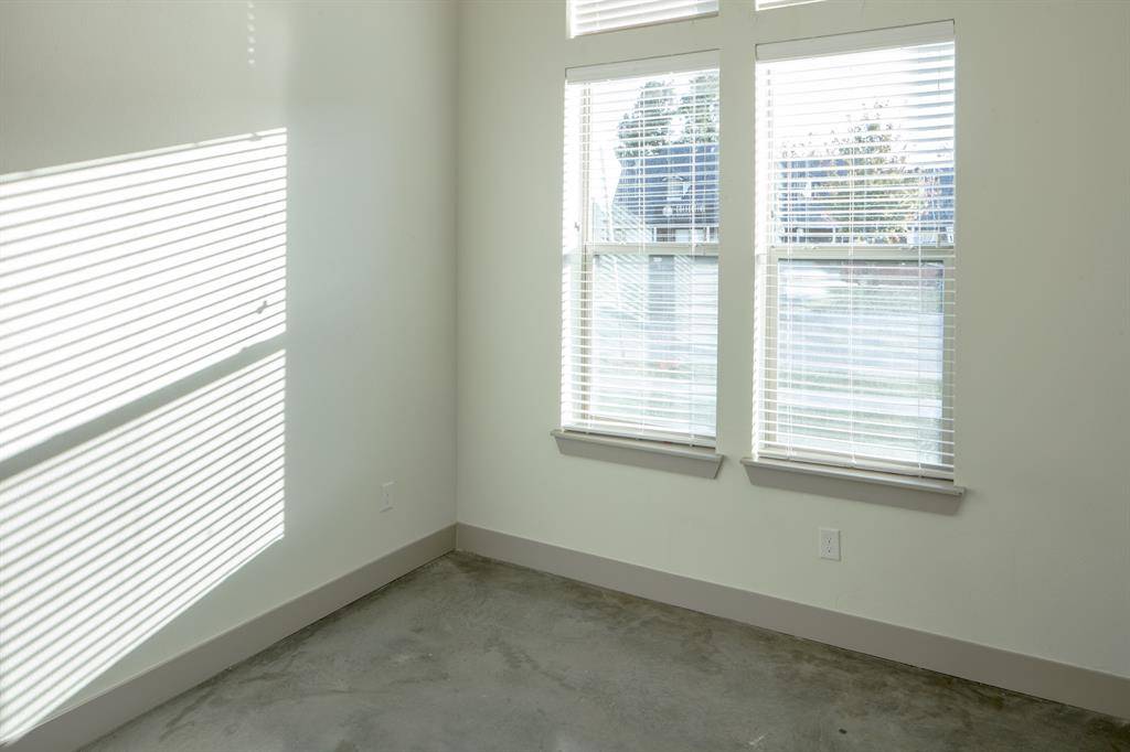 601 N Oak Street #302, Roanoke, TX 76262