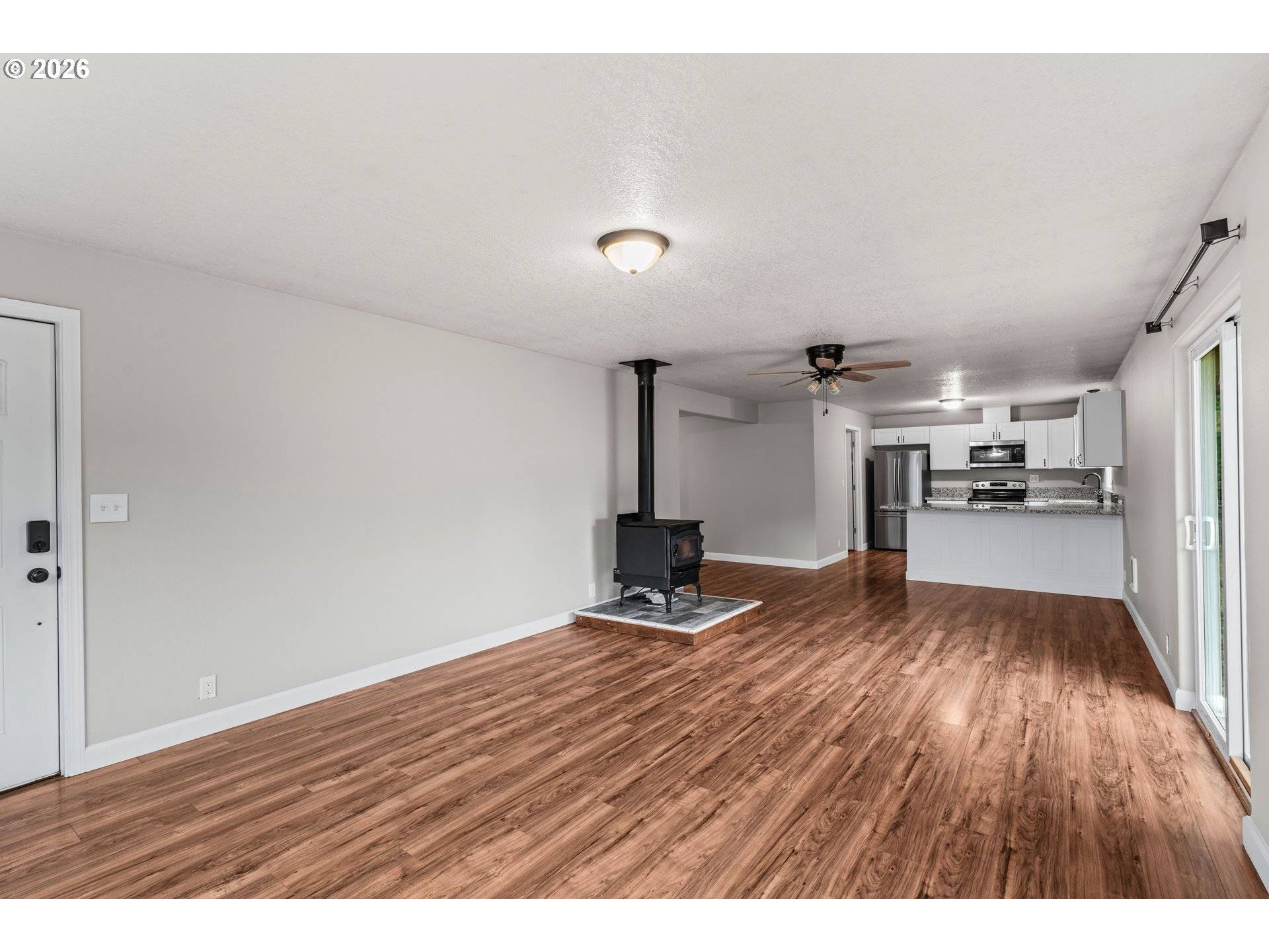 117 E B AVE, Drain, OR 97435