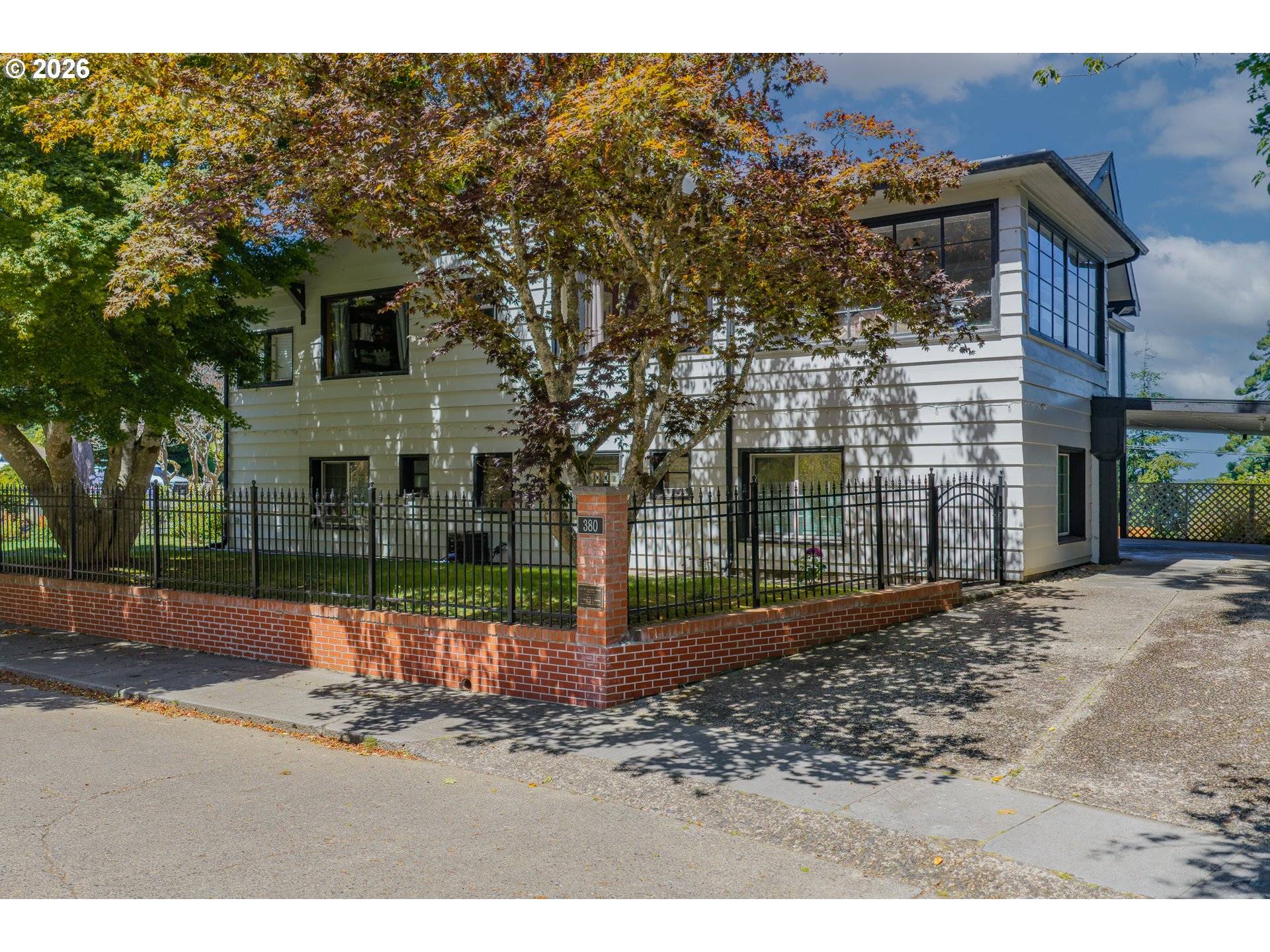 380 N 2ND CT, Coos Bay, OR 97420
