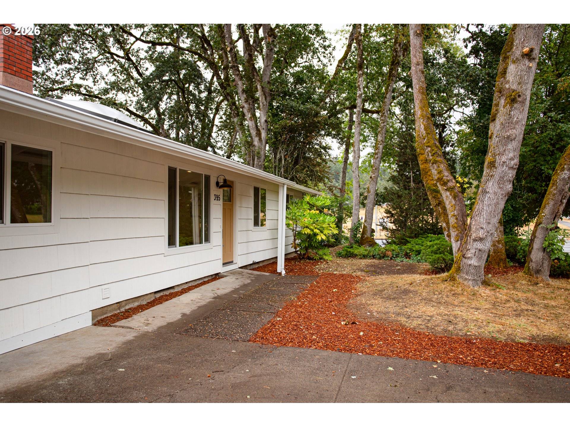 395 E 46TH AVE, Eugene, OR 97405