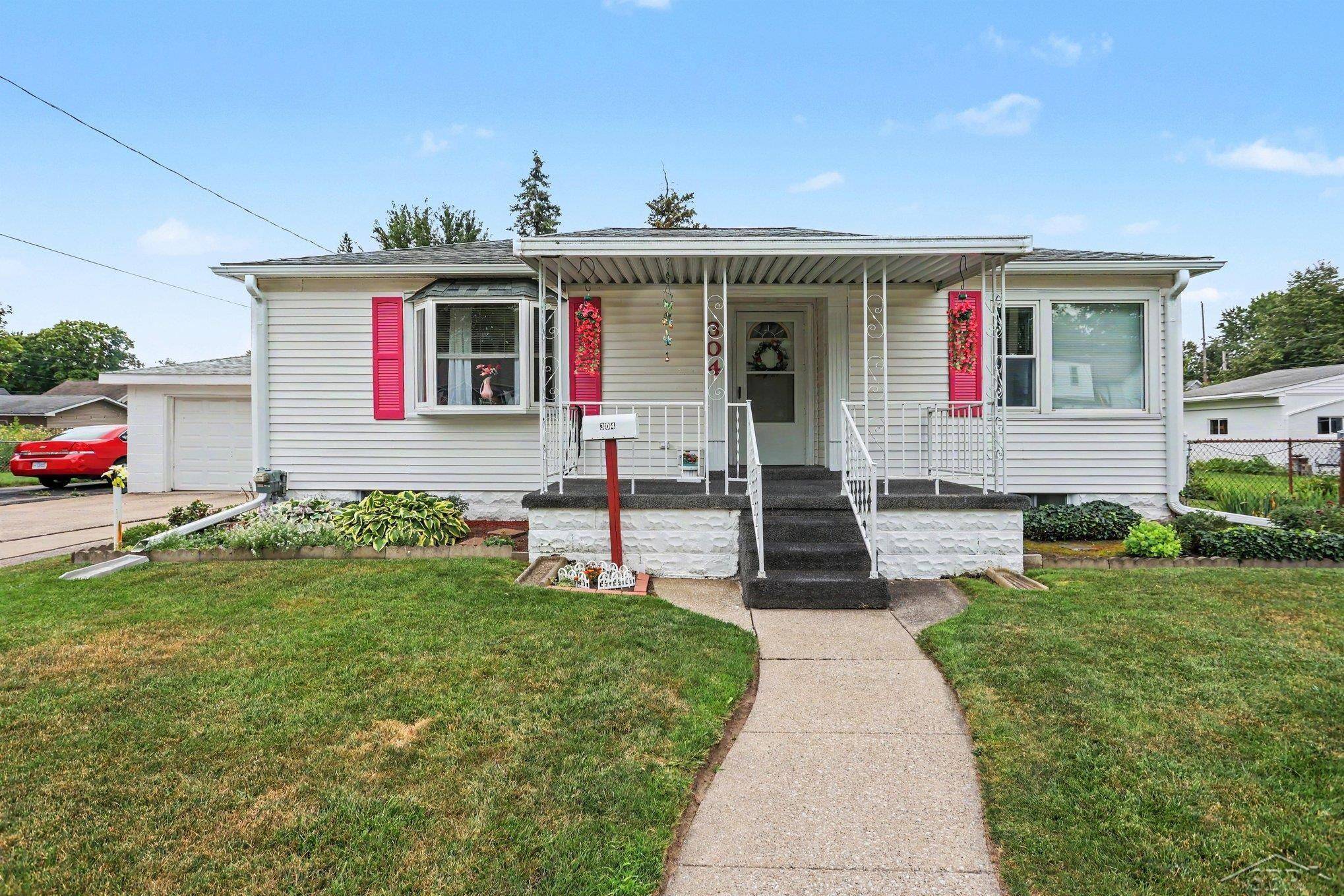 304 E Jeanette ST, Bay City, MI 48706