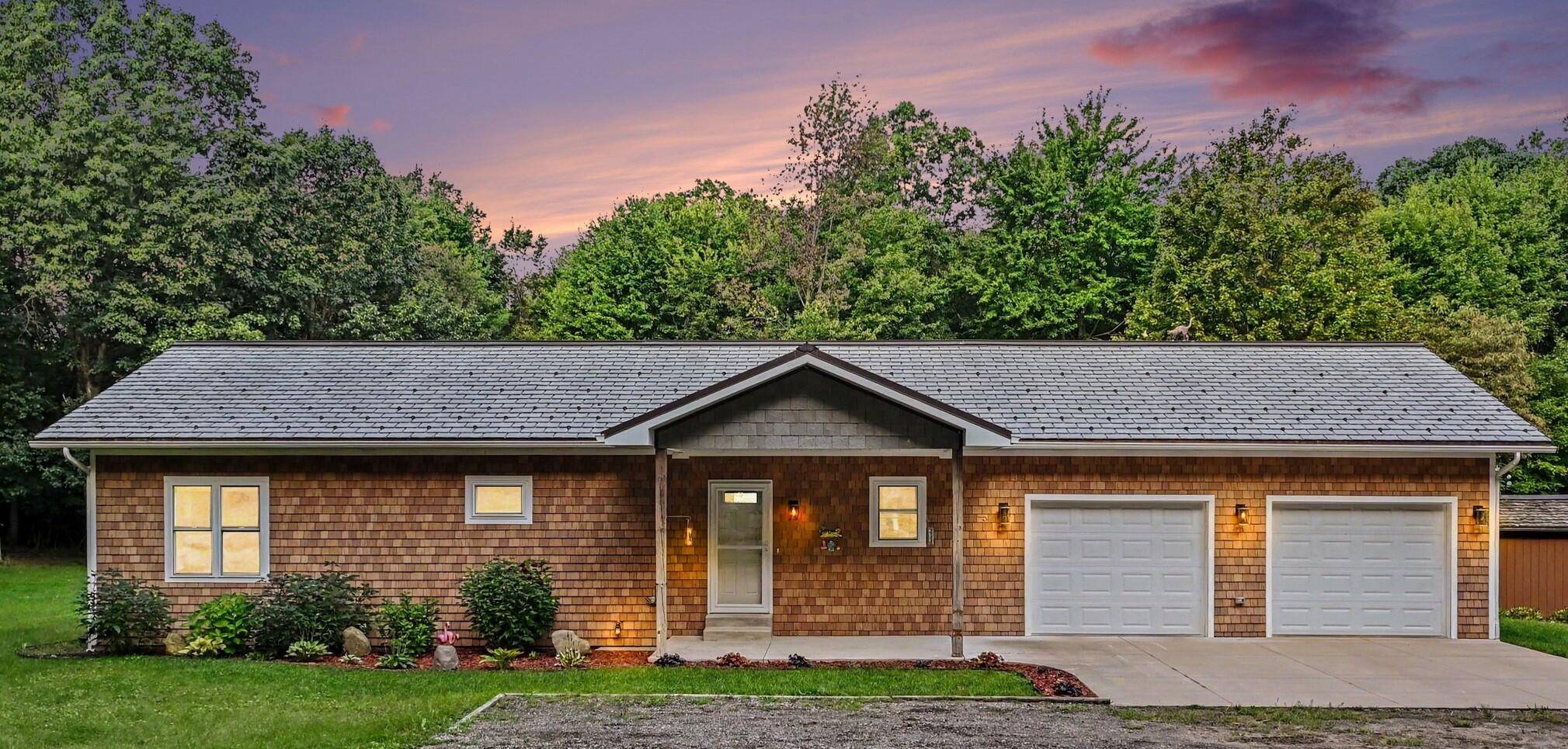 69624 Gumwood RD, Milton Twp, MI 49120