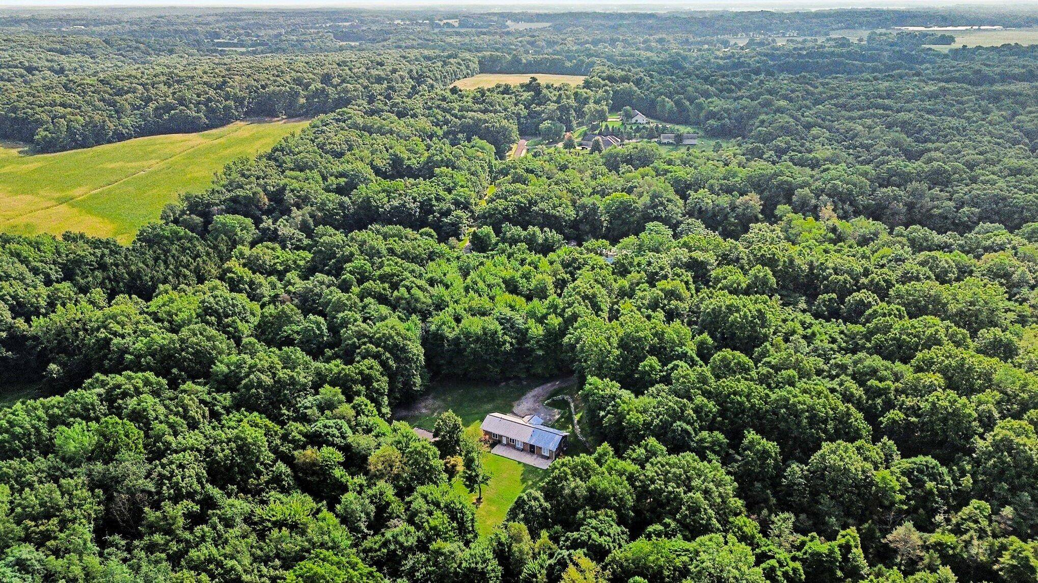 69624 Gumwood RD, Milton Twp, MI 49120