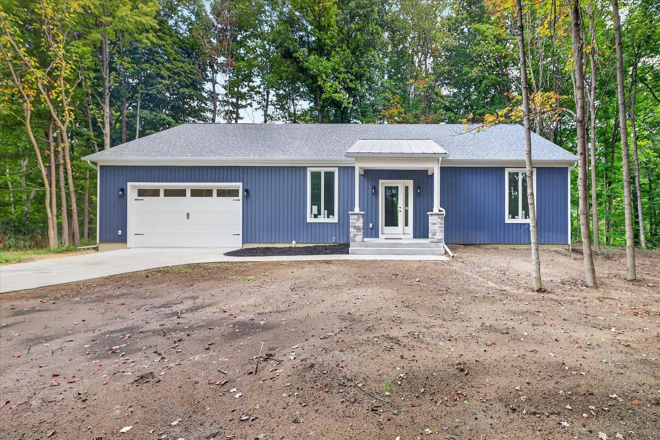 13165 Deer Creek DR, South Haven Twp, MI 49090