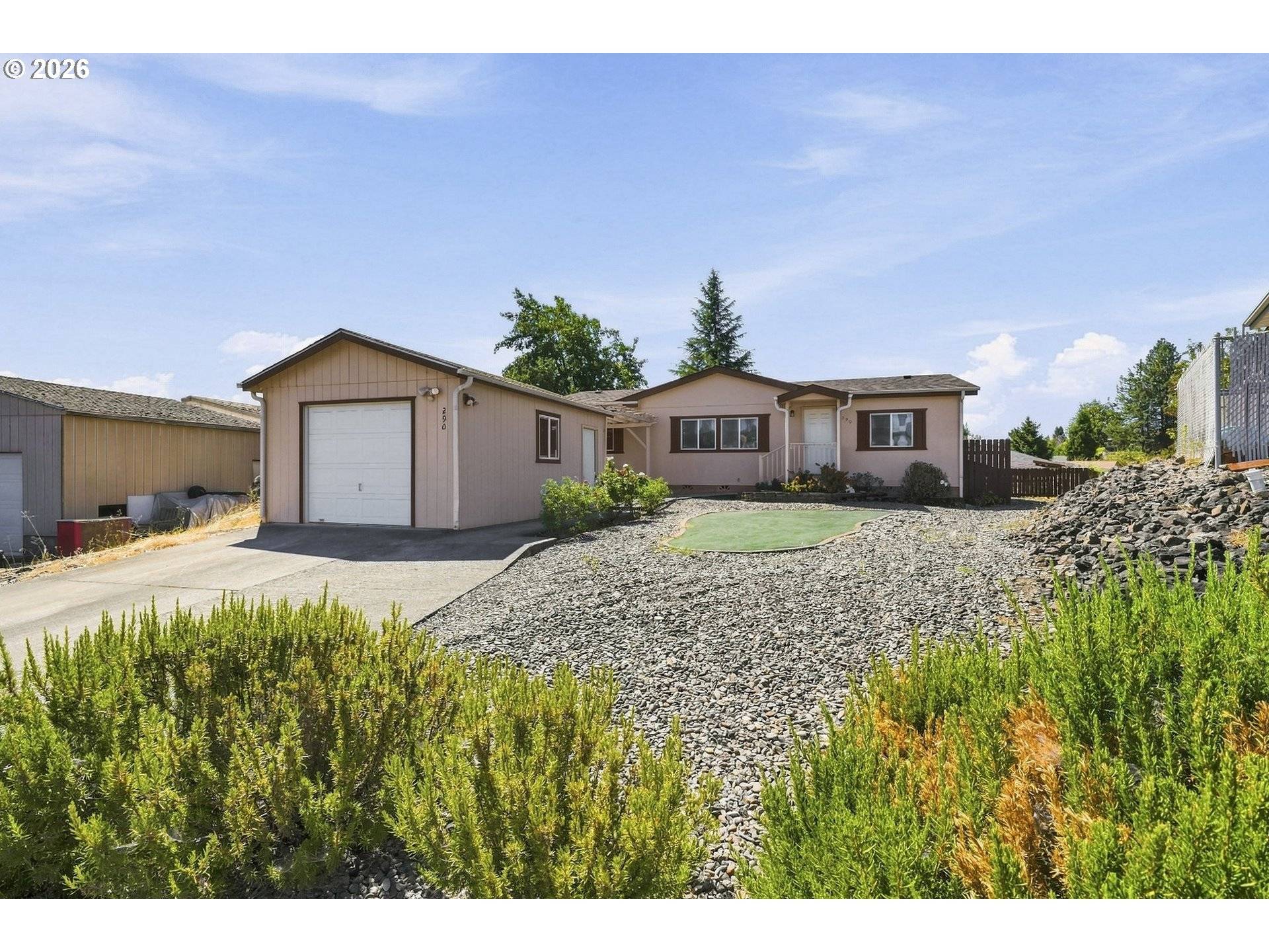 290 ADAMS LOOP, Roseburg, OR 97471