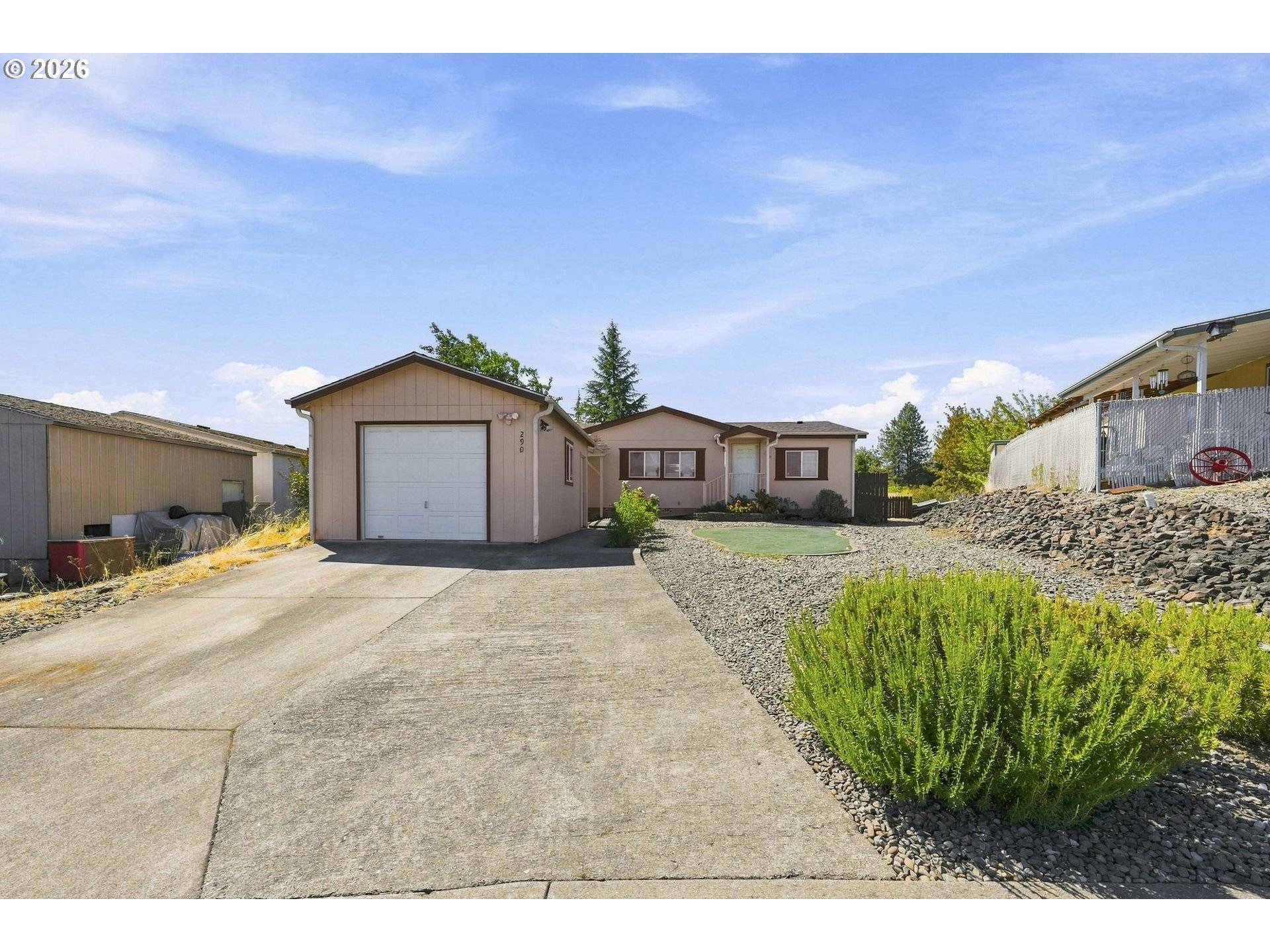 290 ADAMS LOOP, Roseburg, OR 97471