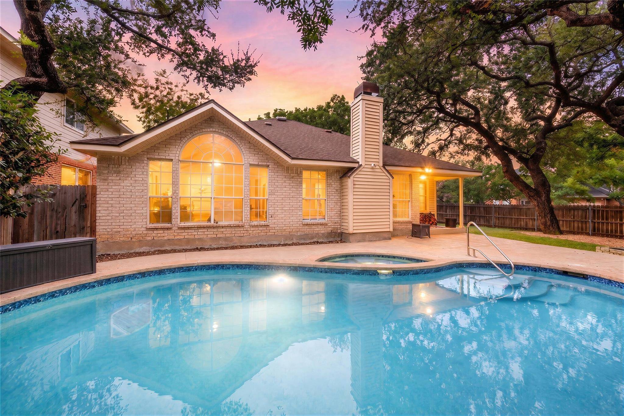 6112 Jumano LN, Austin, TX 78749