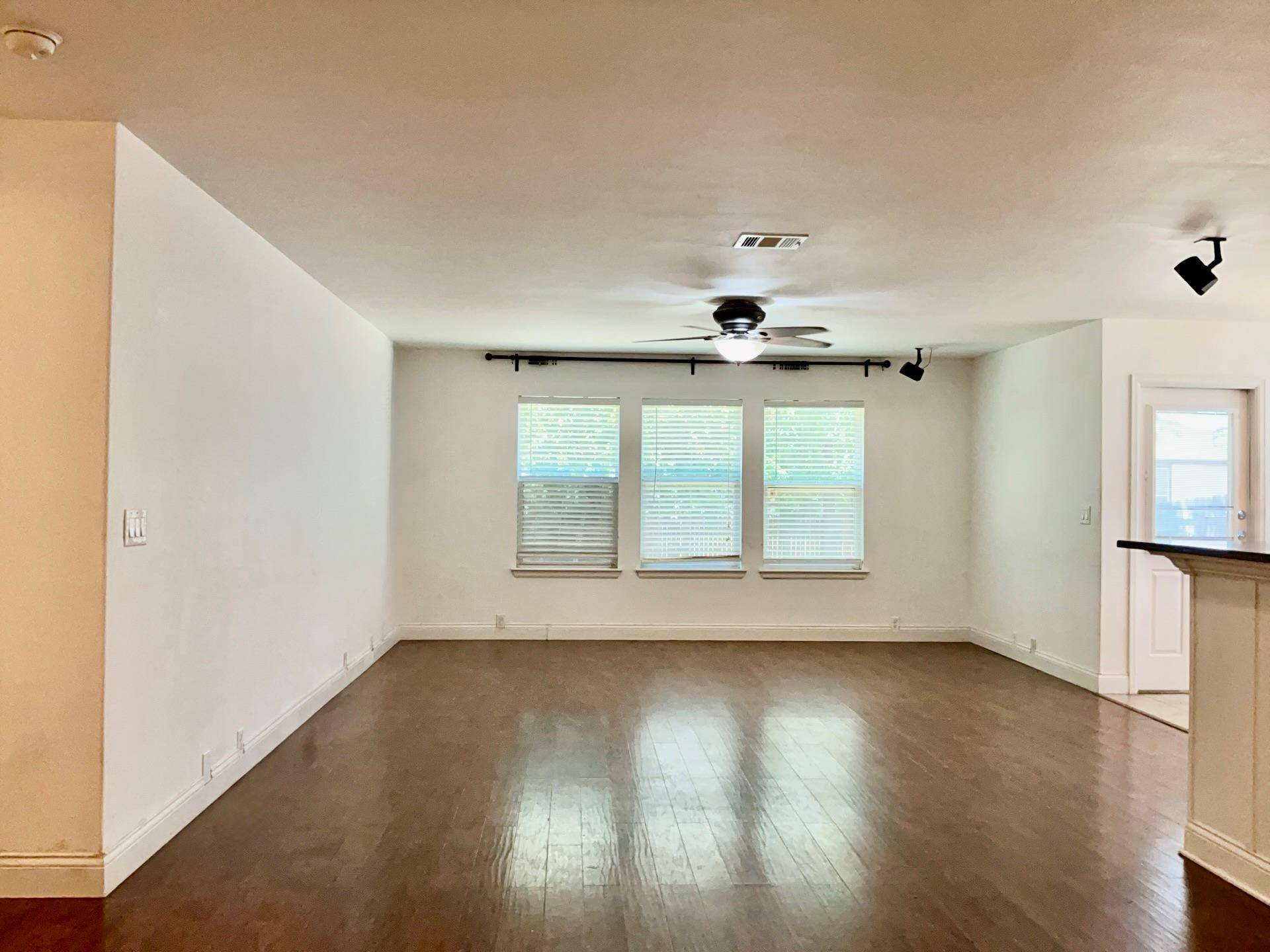 789 Kingfisher LN, Leander, TX 78641