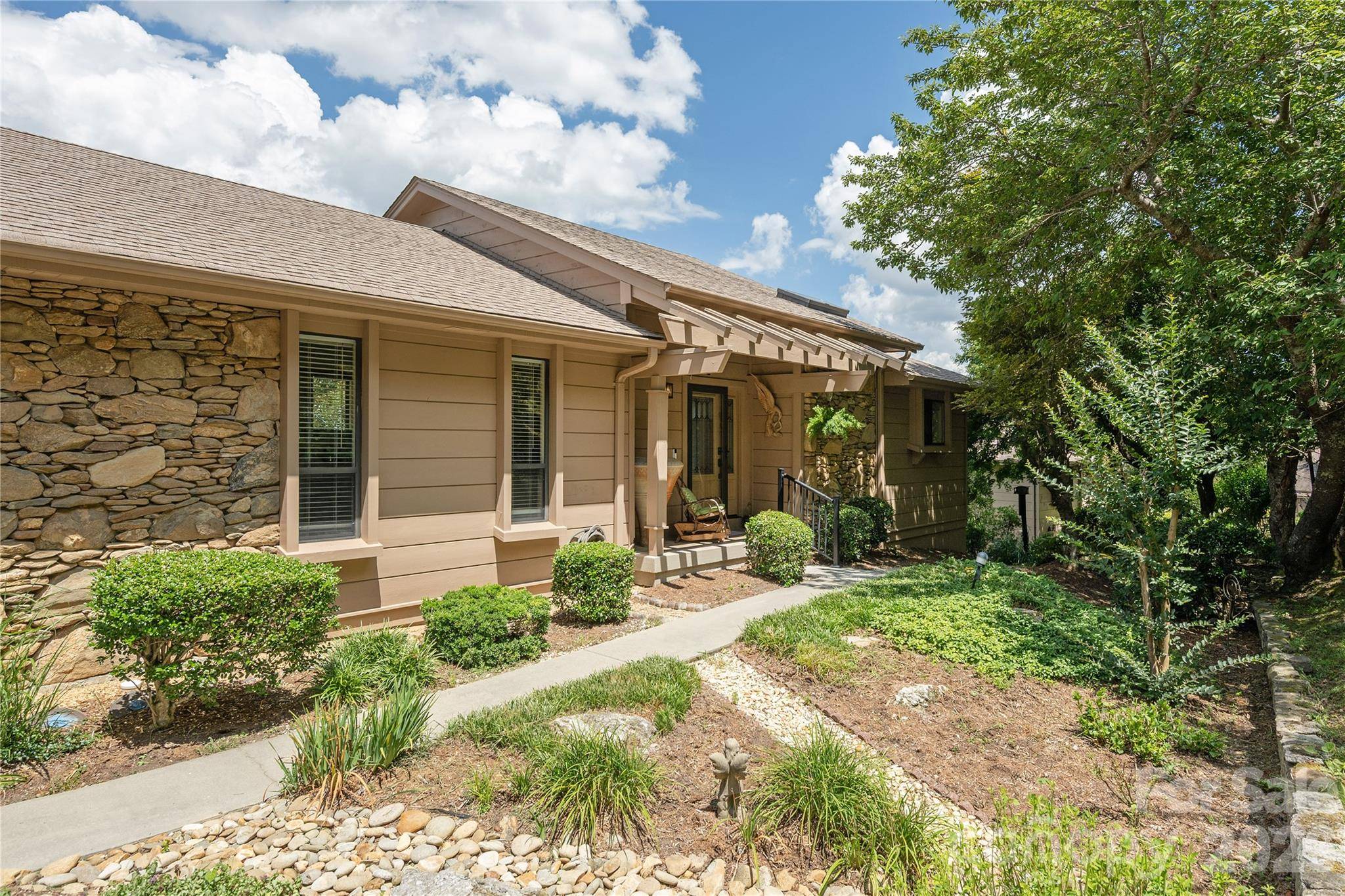 159 Country Ridge RD, Hendersonville, NC 28739