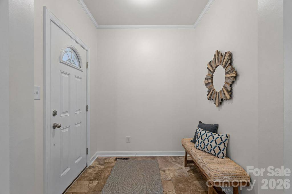 10429 Starwood DR, Charlotte, NC 28215