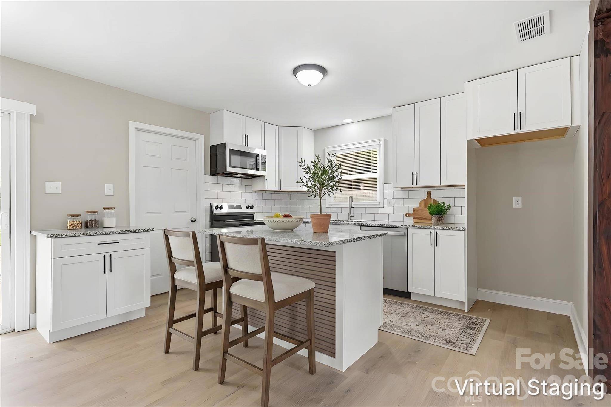 5233 Delivau DR, Charlotte, NC 28215