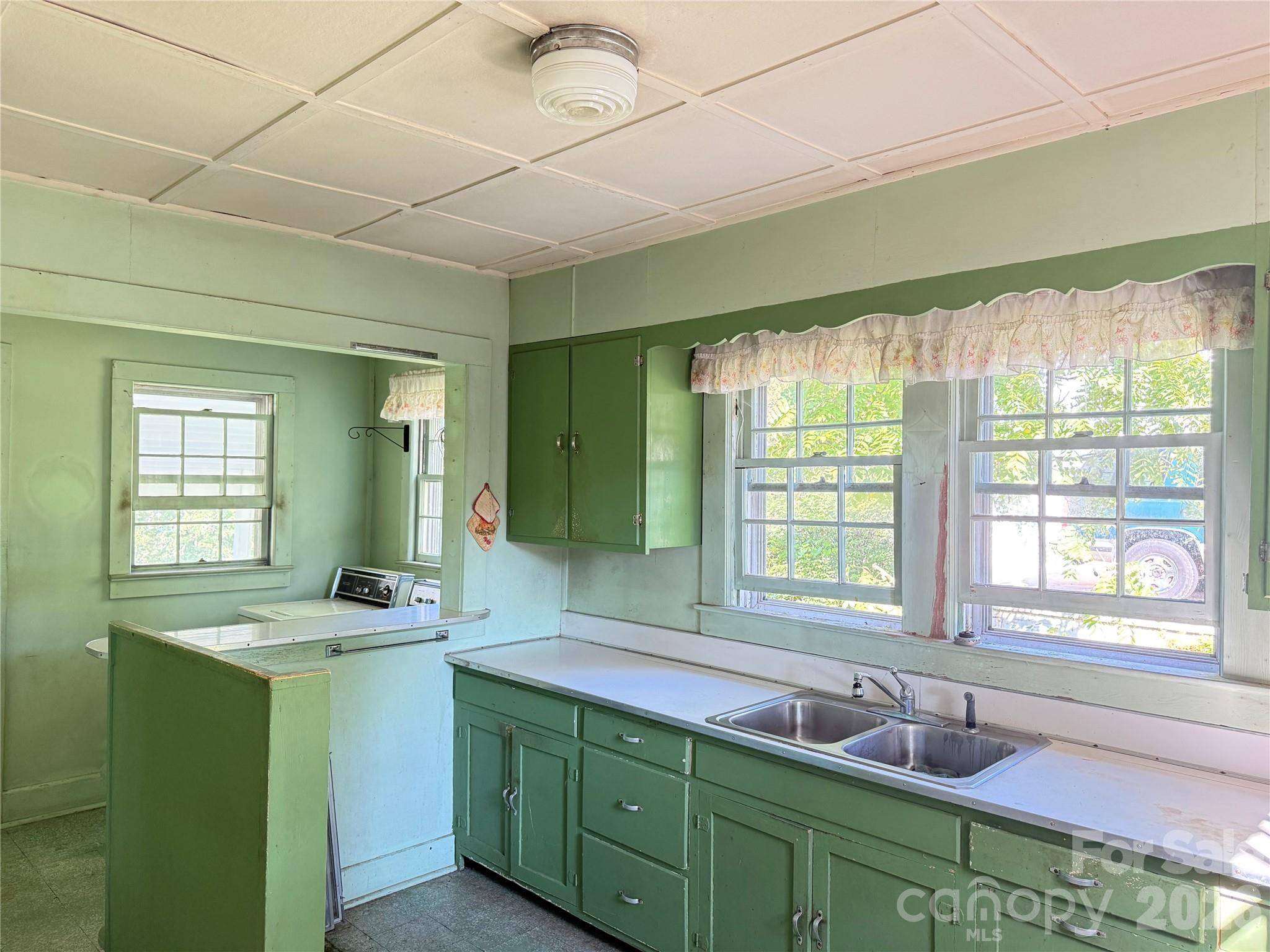 1650 Berkley ST SW, Lenoir, NC 28645
