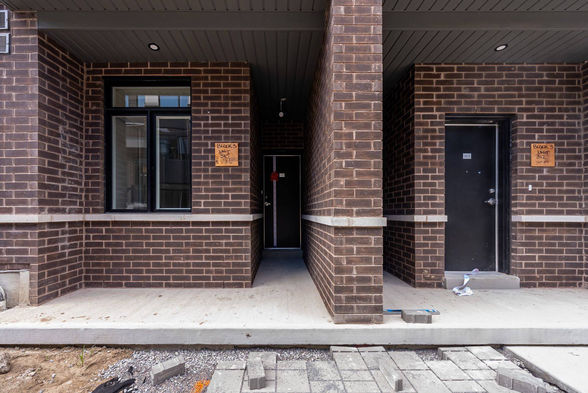 1695 Dersan ST #1410, Pickering, ON L1X 0S9