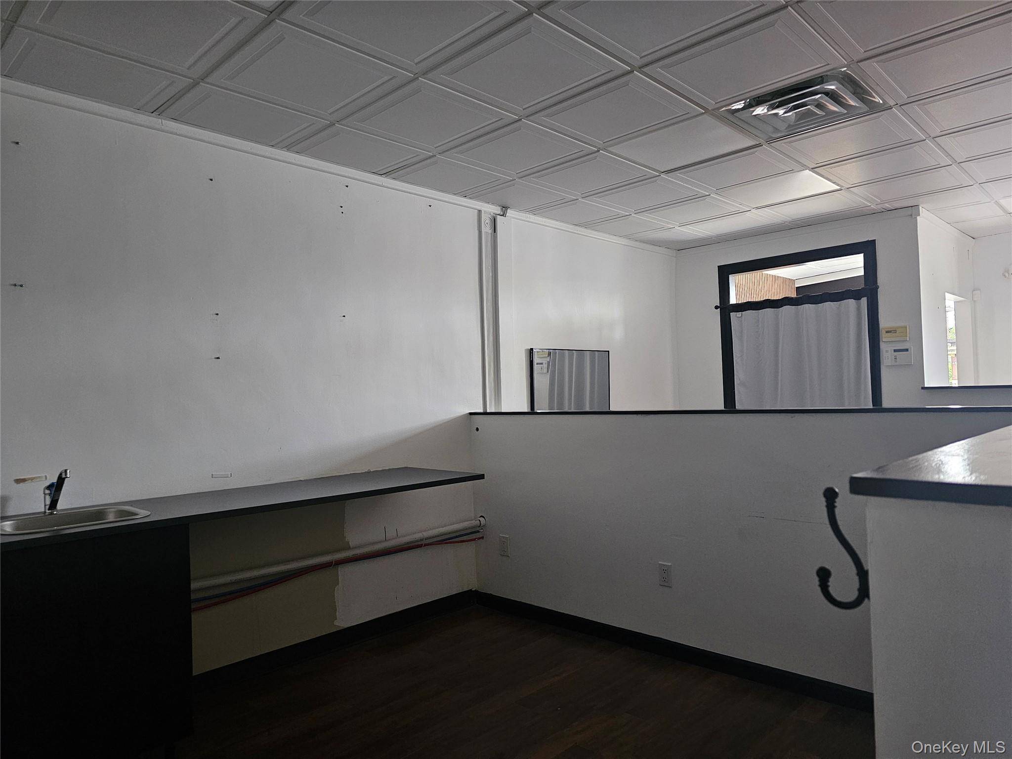 698-706 Main ST, Farmingdale, NY 11735