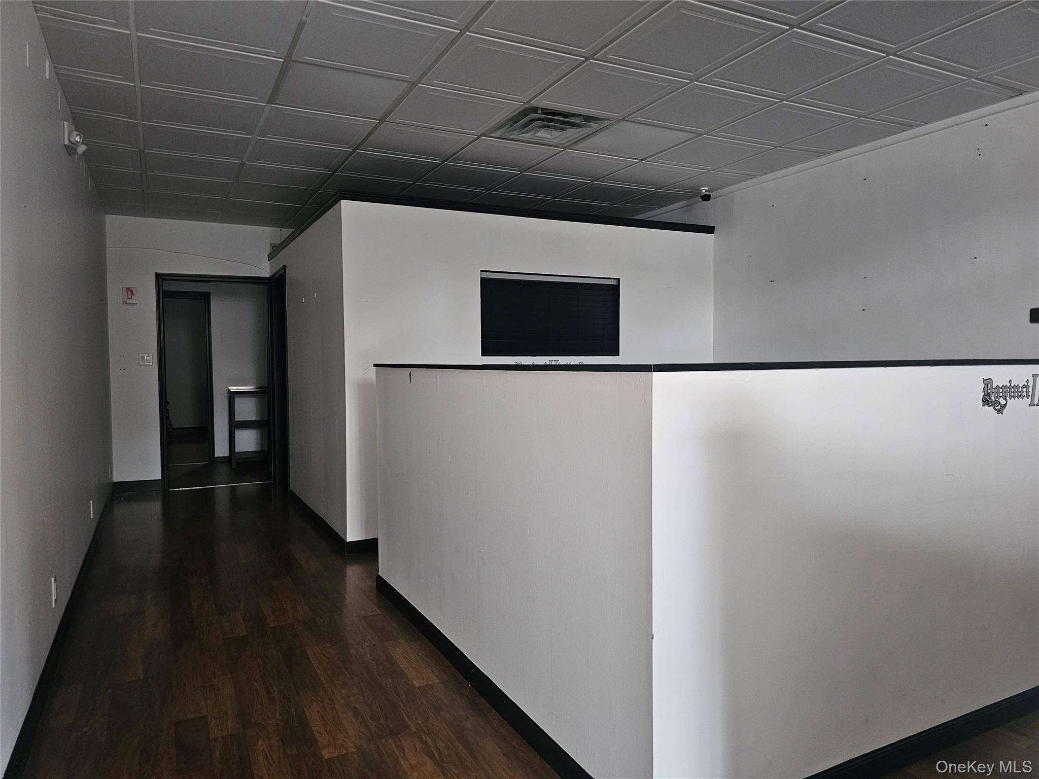 698-706 Main ST, Farmingdale, NY 11735