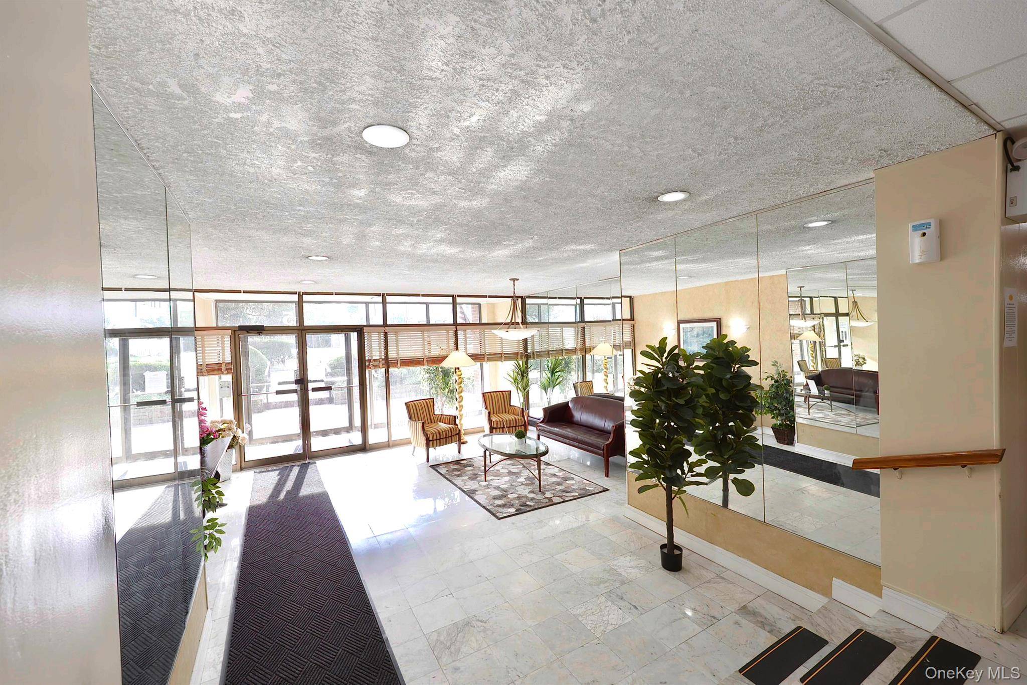 85 S CENTRE AVE #B17, Rockville Centre, NY 11570