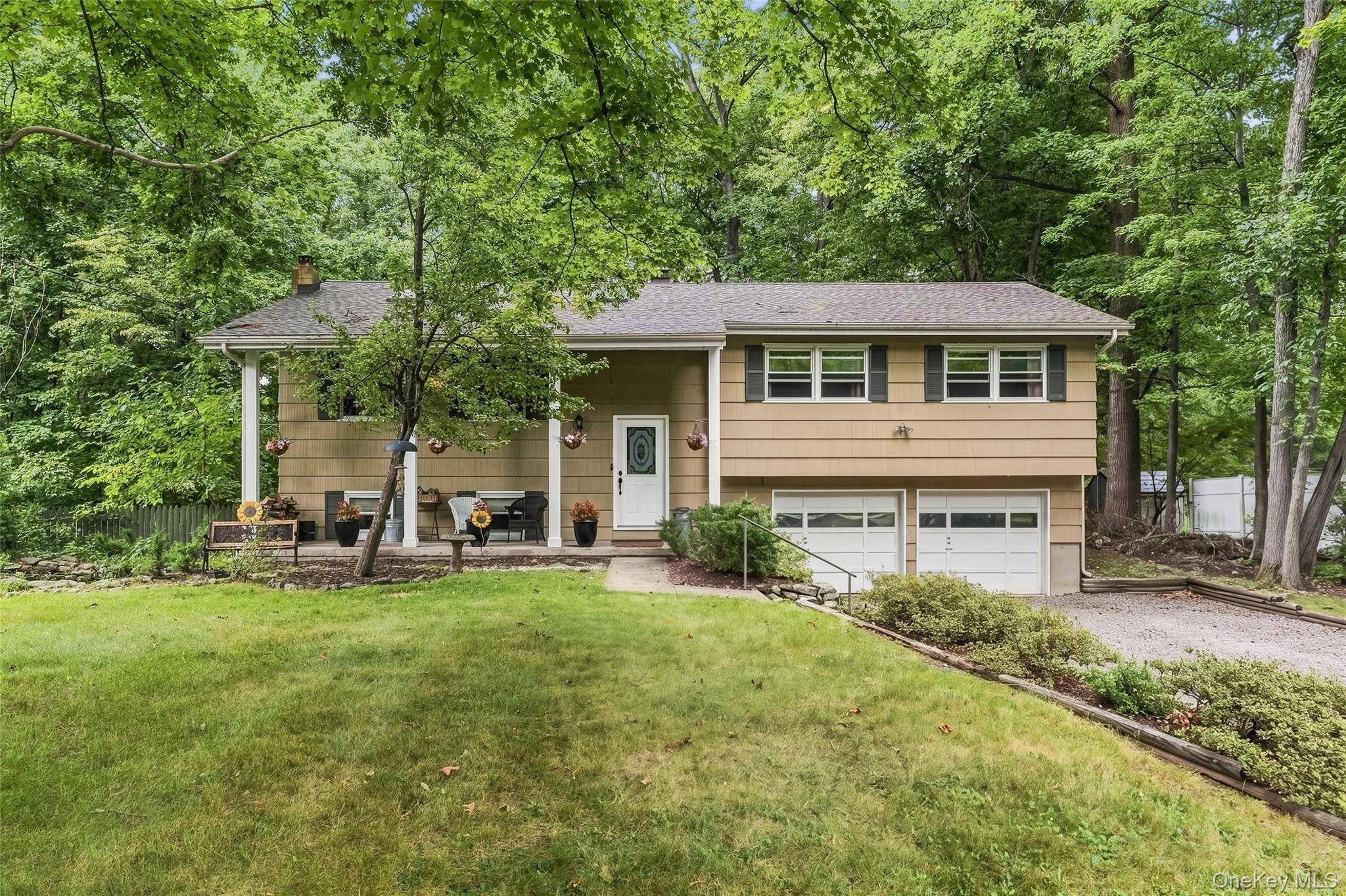 27 Thompson DR, Washingtonville, NY 10992
