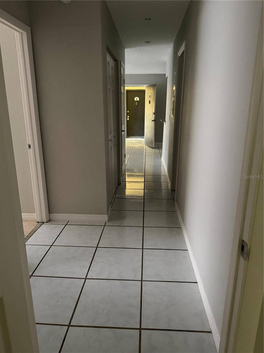 916 LAKE DESTINY RD #H, Altamonte Springs, FL 32714