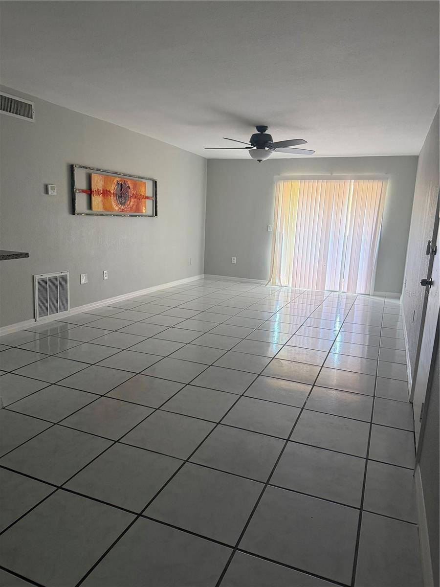 916 LAKE DESTINY RD #H, Altamonte Springs, FL 32714
