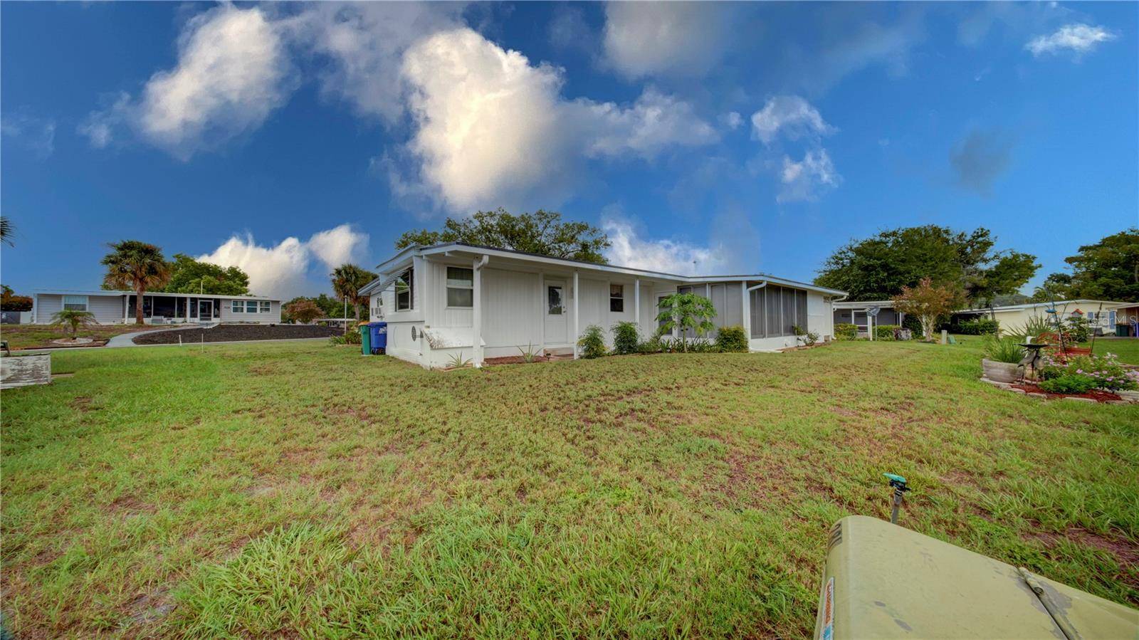 2753 VINDALE RD, Tavares, FL 32778