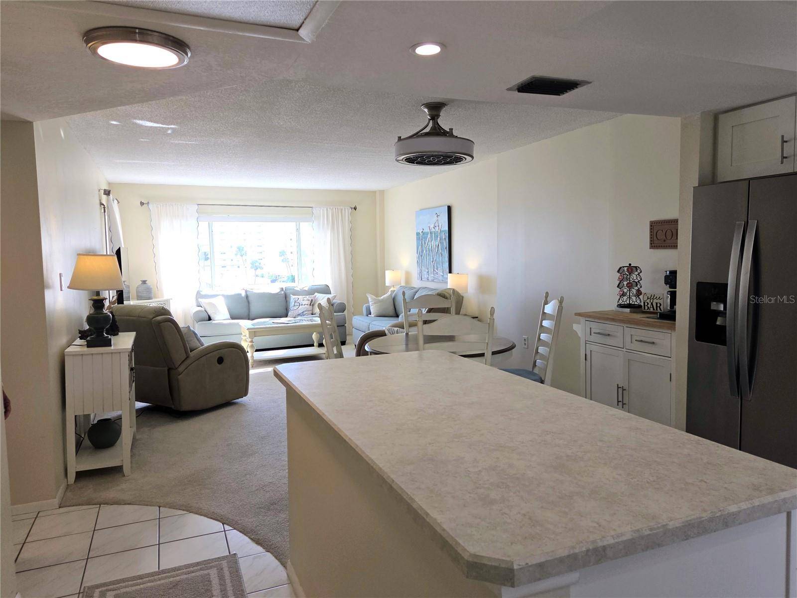 4650 COVE CIR #409, St Petersburg, FL 33708