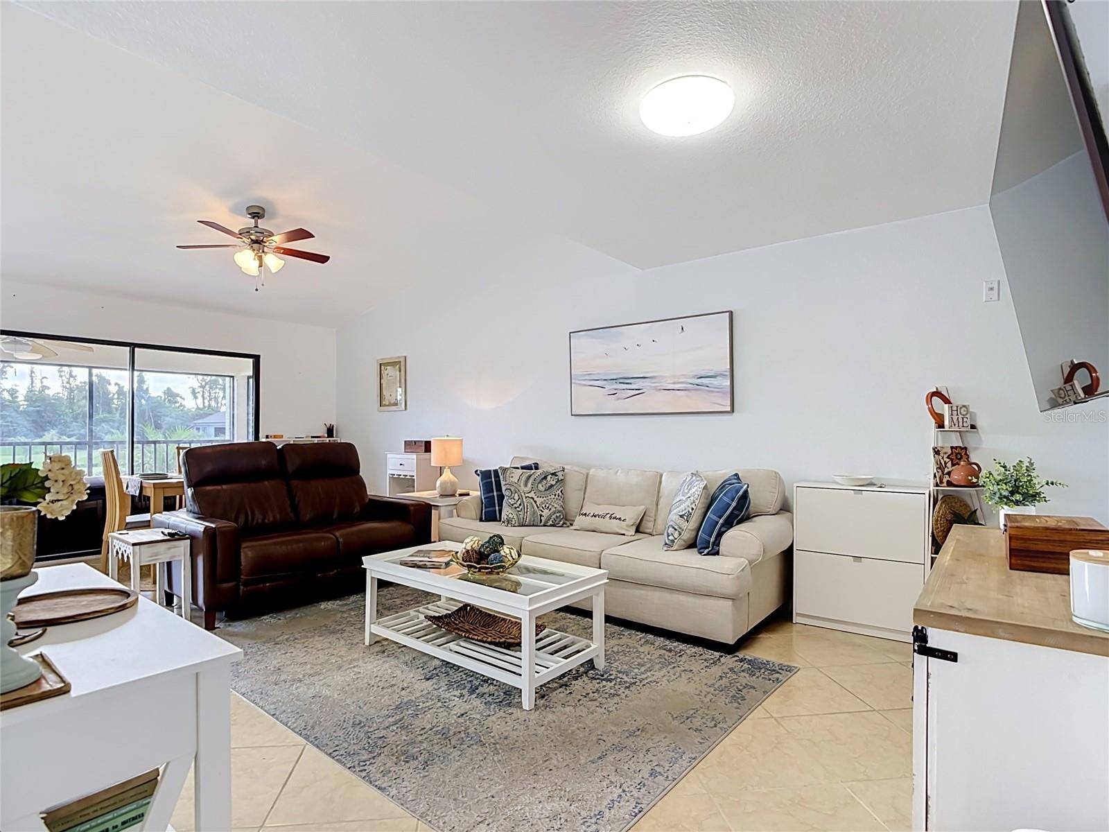 5925 TRAILWINDS DR #925, Fort Myers, FL 33907