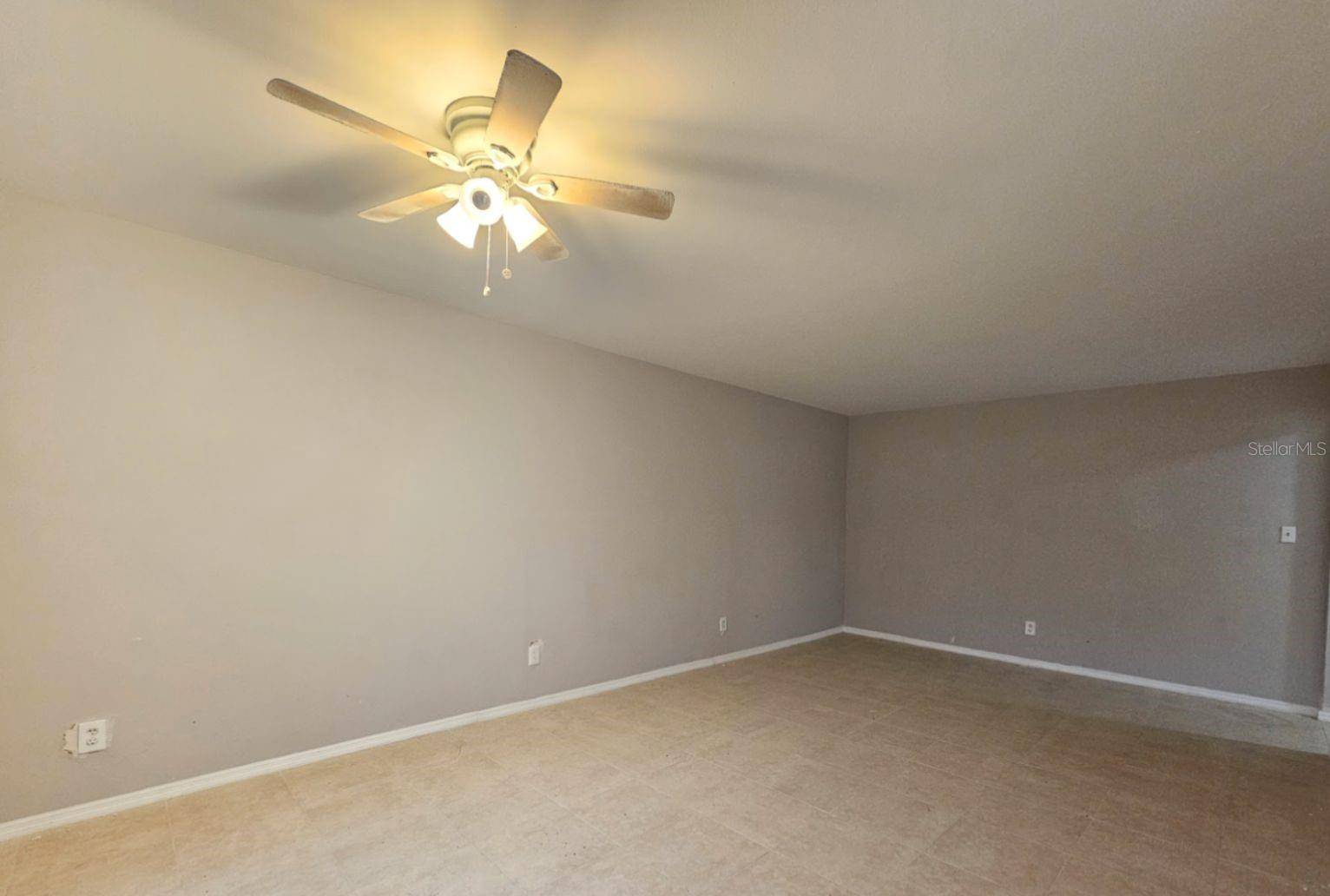 7610 W POWHATAN AVE #3, Tampa, FL 33615