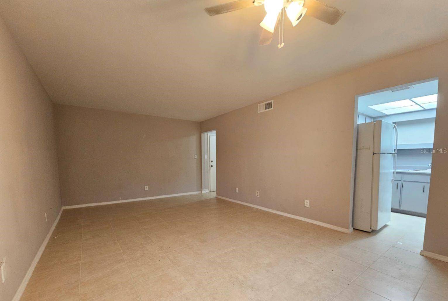 7610 W POWHATAN AVE #3, Tampa, FL 33615