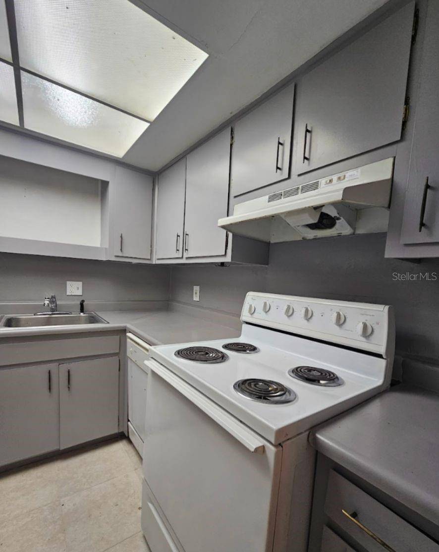 7610 W POWHATAN AVE #3, Tampa, FL 33615