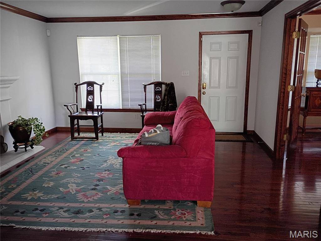 3110 Hickory ST, St Louis, MO 63104