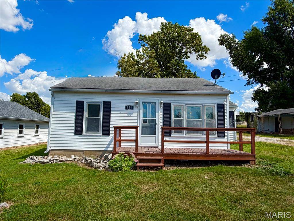 114 N Netherland, Perry, MO 63462
