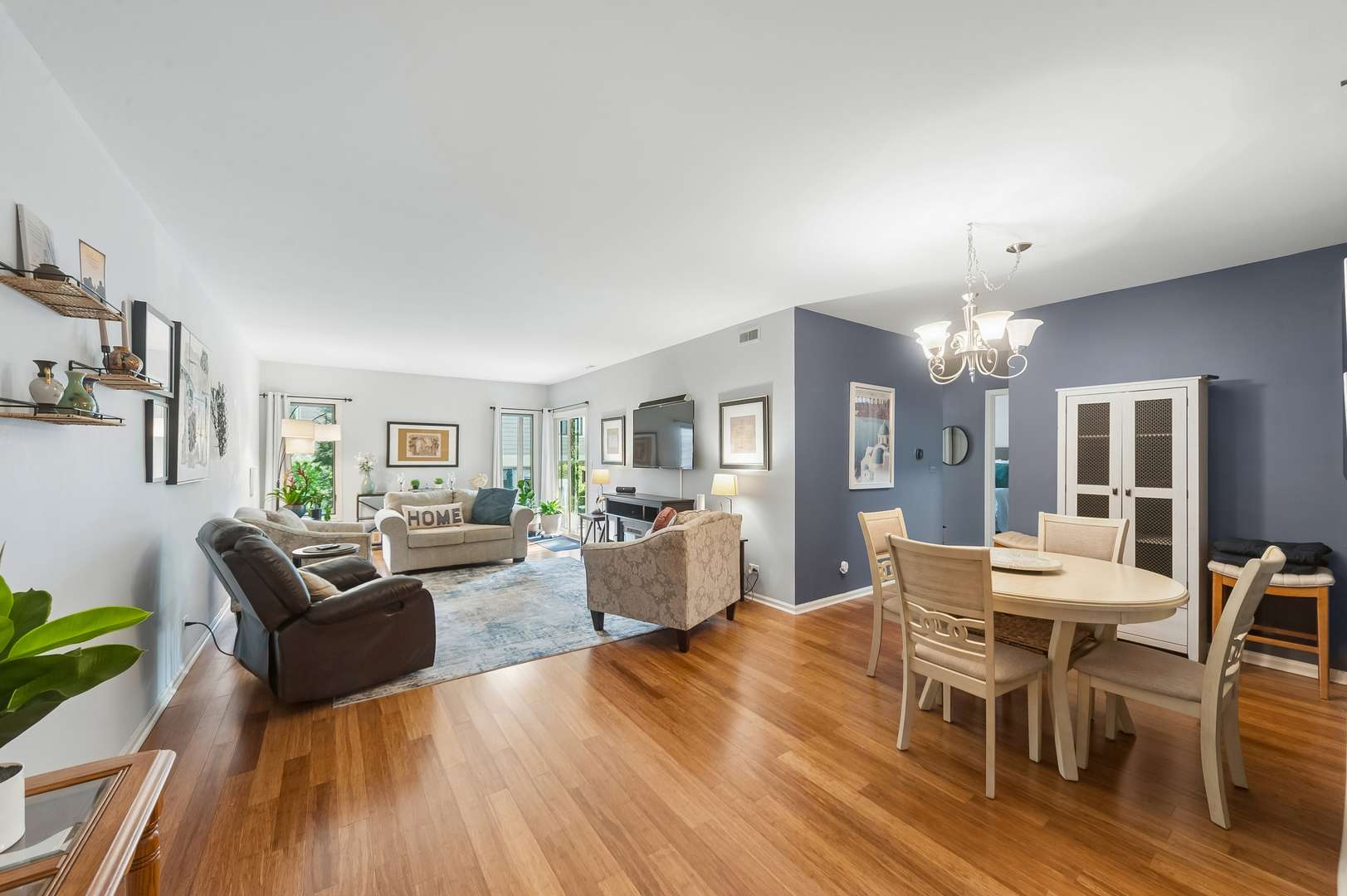 1214 Gulfstream Pkwy #19B, Libertyville, IL 60048