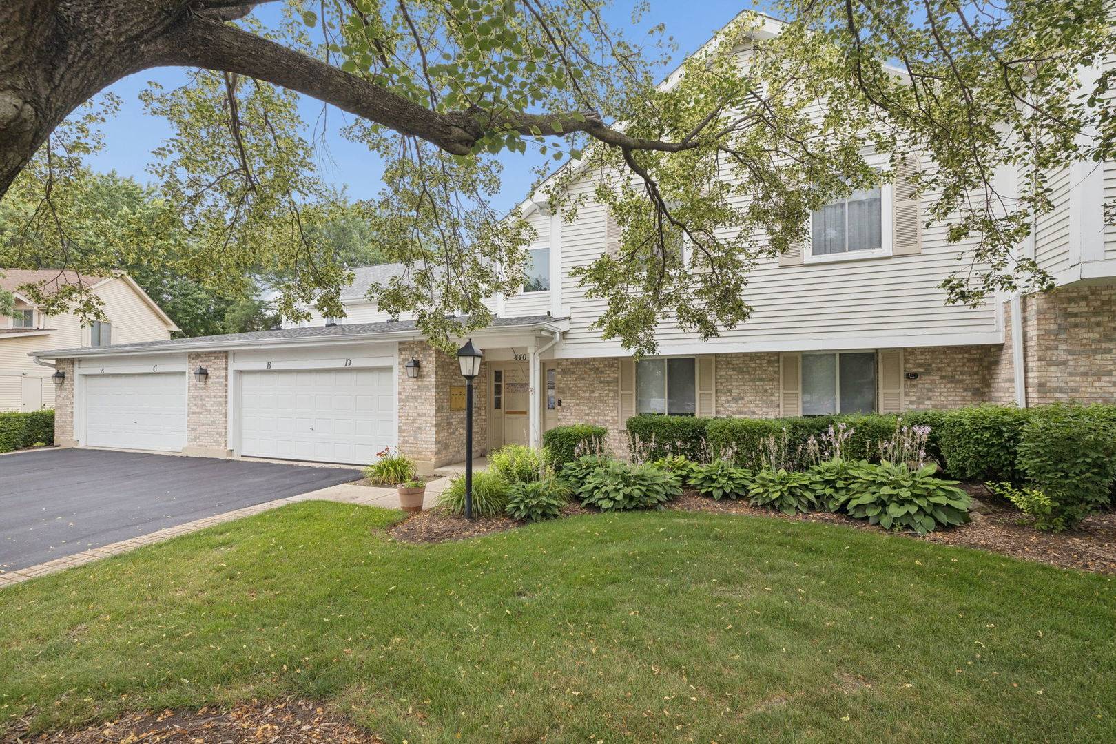 440 Somerset CT #D, Aurora, IL 60504