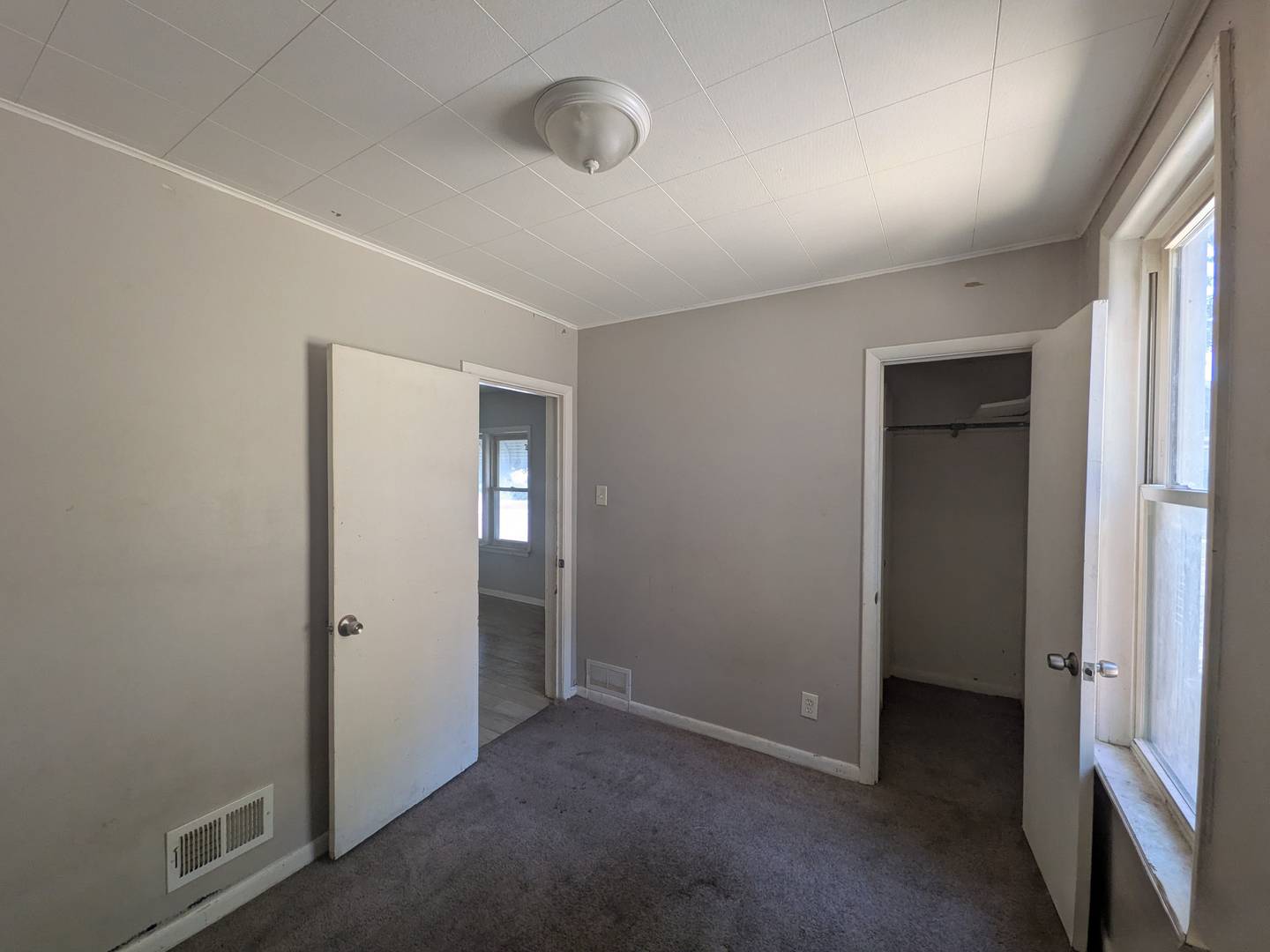 11833 S HARVARD AVE, Chicago, IL 60628