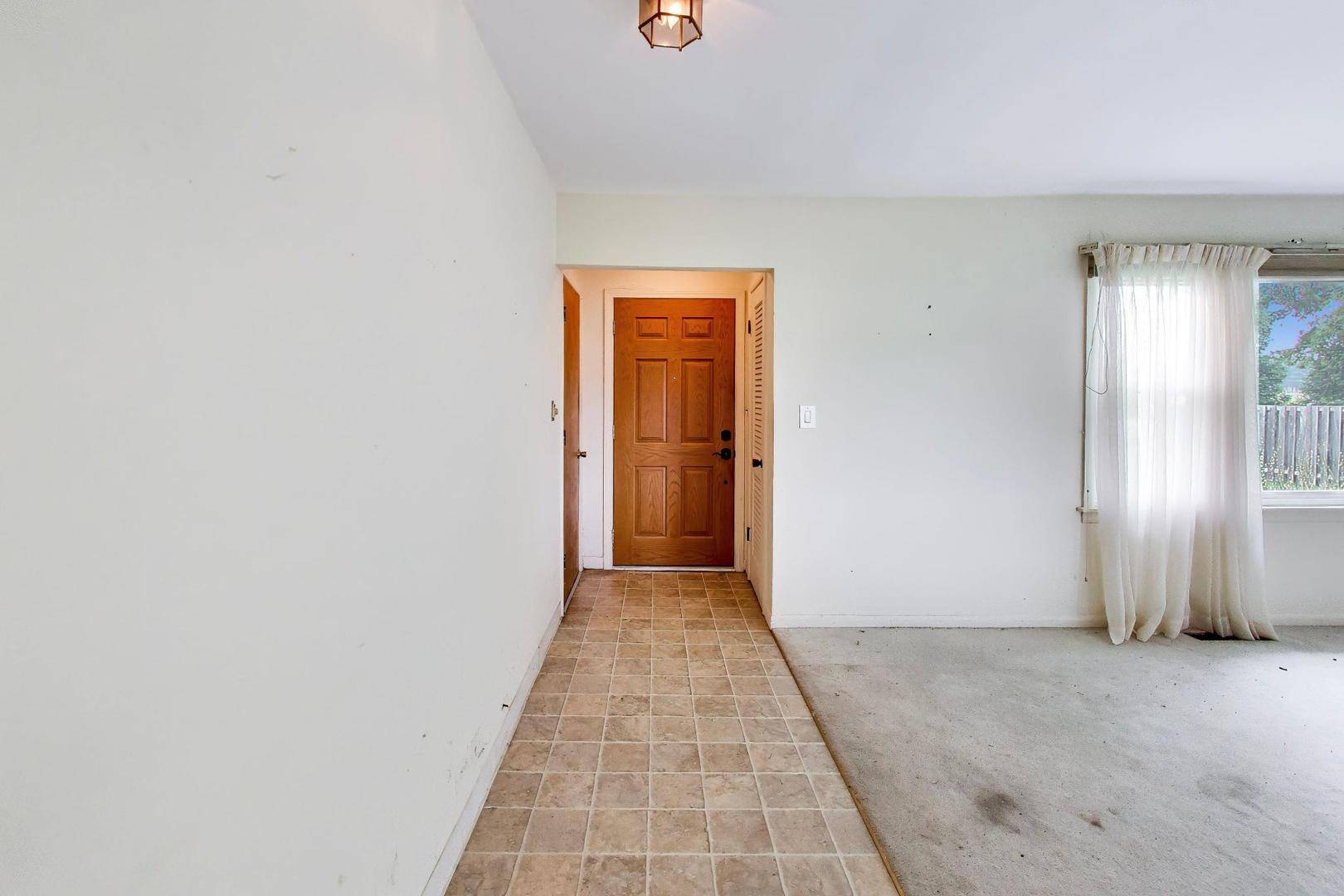 2331 Dundee RD, Northbrook, IL 60062
