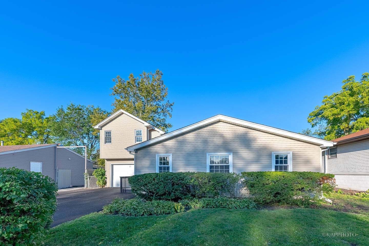 44 Laurel TRL, Wheeling, IL 60090
