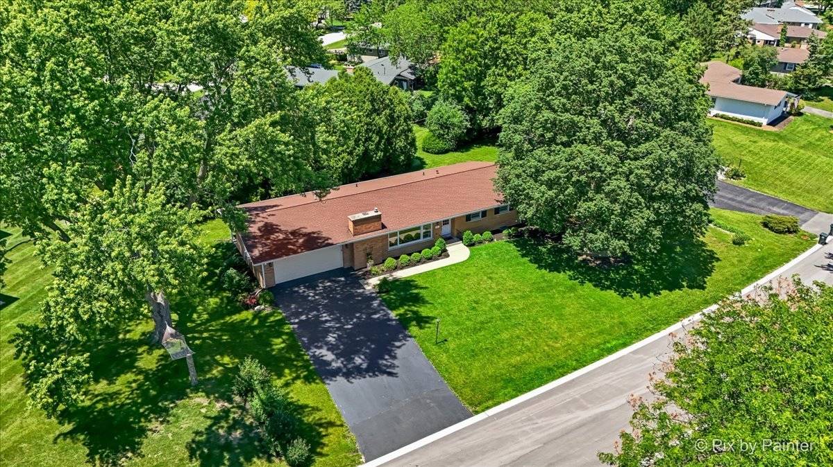 824 Skyline DR, Barrington, IL 60010