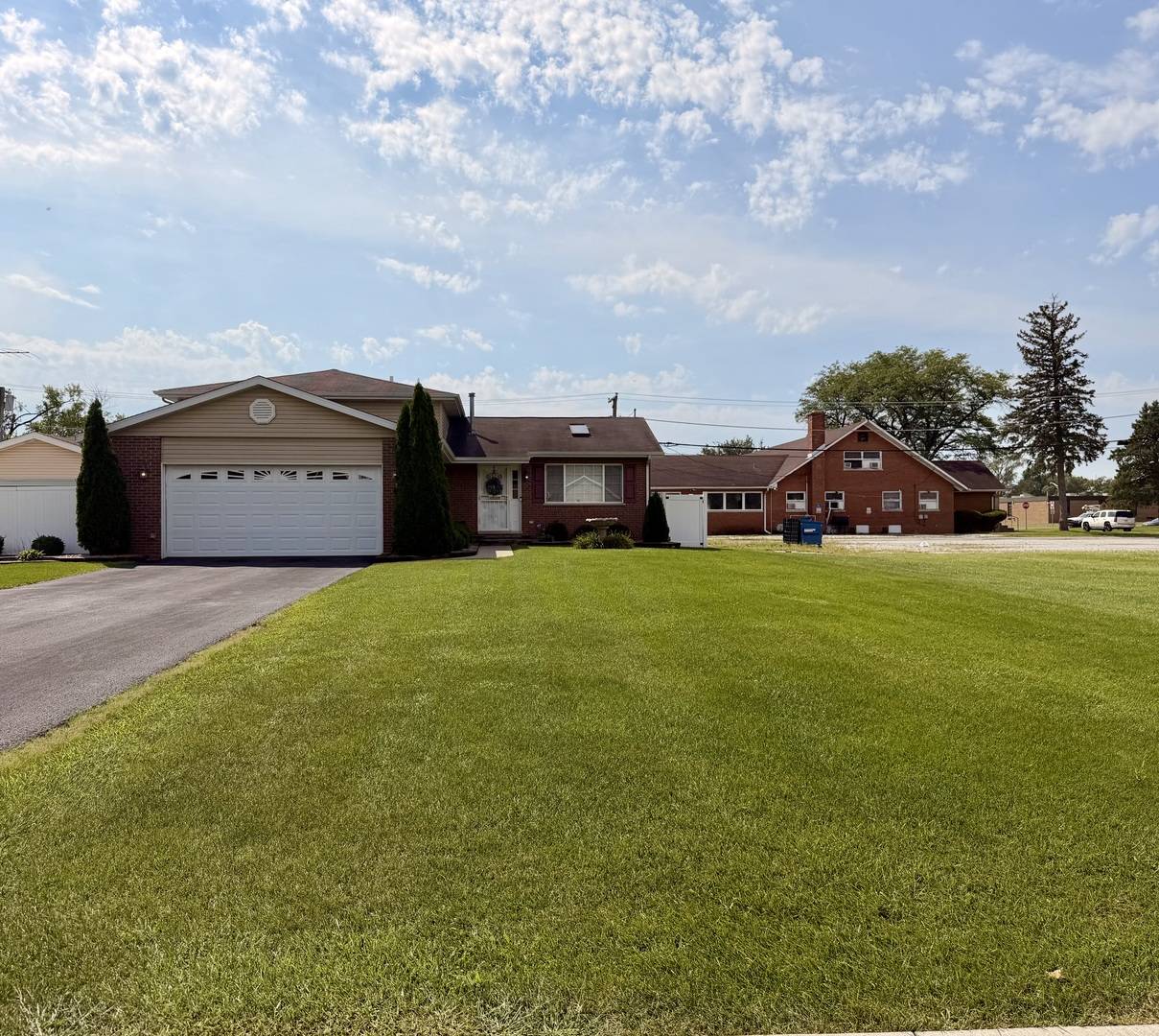 400 w 16th ST, Chicago Heights, IL 60411