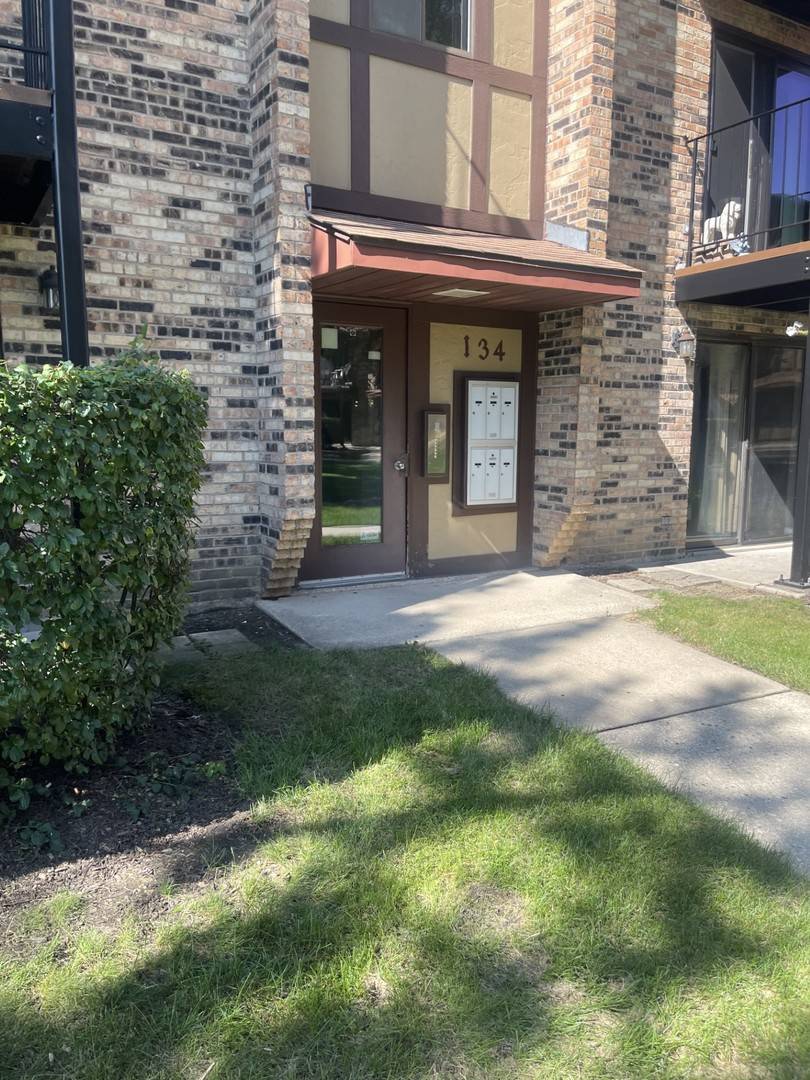 134 Klein Creek CT #5E, Carol Stream, IL 60188