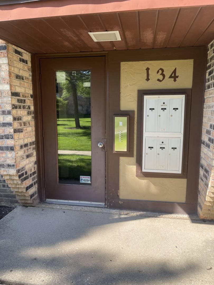 134 Klein Creek CT #5E, Carol Stream, IL 60188